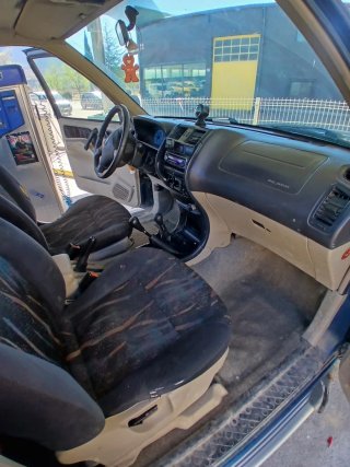 Nissan Terrano II 2000