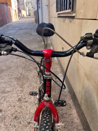 Bicicleta MBK Roja y Negra