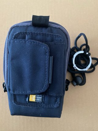 Funda Case Logic para cámara pequeña