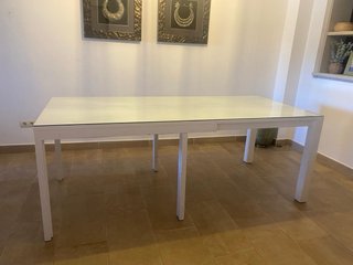 Mesa de comedor y 4 sillas