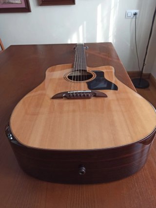Guitarra Electroacústica Alvarez ADE90CEAR