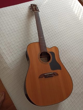 Guitarra Electroacústica Alvarez ADE90CEAR