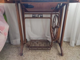 Máquina de coser Alfa vintage