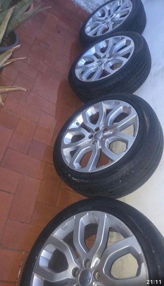 Llantas Range Rover Evoque Rin 20 Semi nuevo