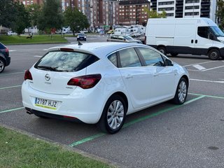 Opel Astra J Turbo 1.4 automático 2012, 106000 km