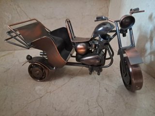 Moto Trike Metálica Negra y Marrón