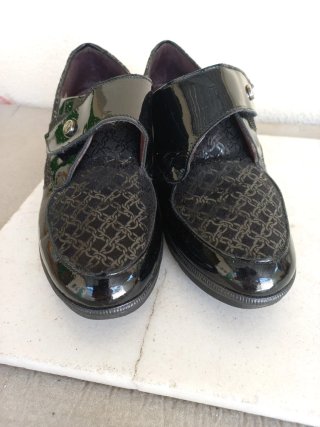 Zapatos Pitillos Negros Charol y Tela