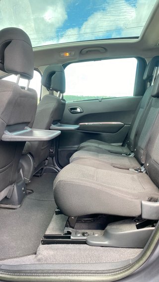 Peugeot 5008 2012