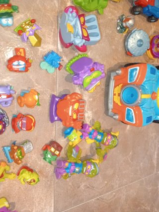 Súper things (muñecos, coches+ coches grande)