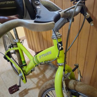 Bicicleta de ciudad verde para niño/a