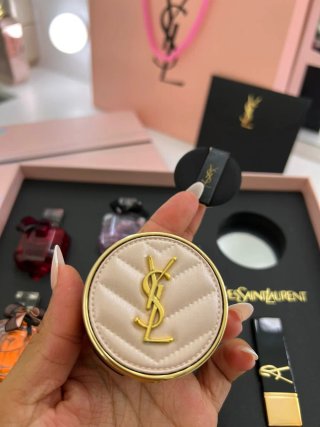 Set Yves Saint Laurent di Mini Profumi e Rossetti