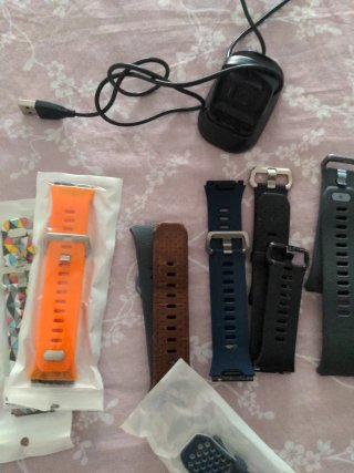 Fitbit Blace Smartwatch Plata, 9 pulseras y cargad