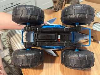 Coche RC Monster Jam Megalodon Storm