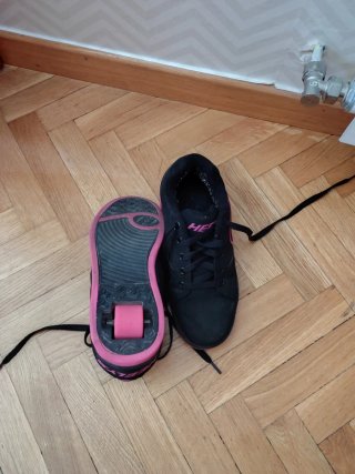 Zapatillas con ruedas Heelys negras y rosas