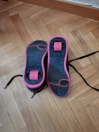 Zapatillas con ruedas Heelys negras y rosas