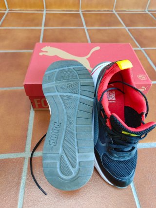 Zapatillas Puma Ferrari Negras y Rojas edición lim