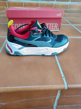 Zapatillas Puma Ferrari Negras y Rojas edición lim
