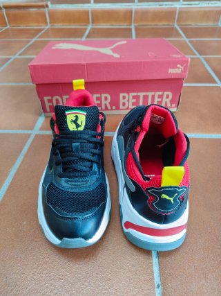 Zapatillas Puma Ferrari Negras y Rojas edición lim