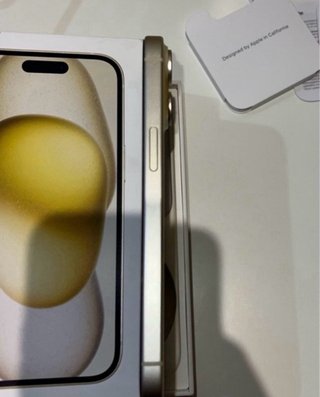 iPhone 15 Amarillo Pastel