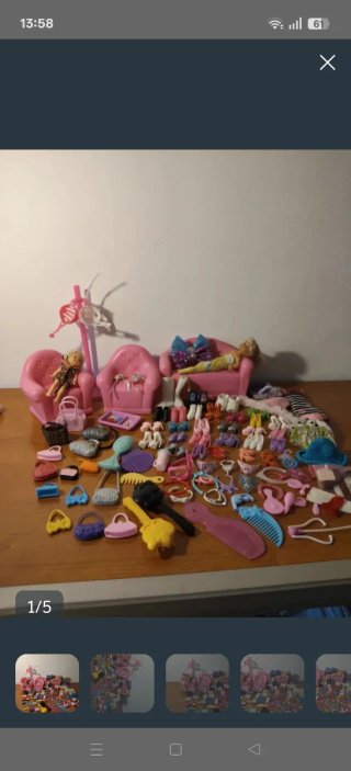 Guardaroba Barbie con accessori