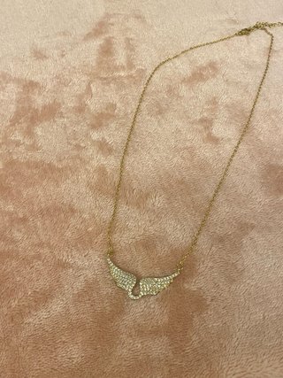 Collar de alas con diamantes