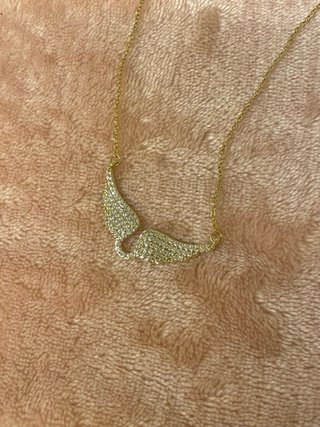 Collar de alas con diamantes