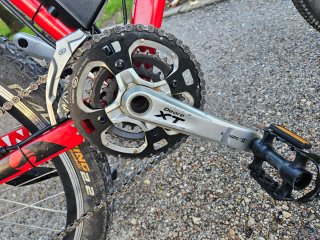 Bicicleta Eléctrica Giant Roja