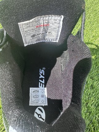 Zapatillas Ruedas Heelys Negras con Velcros T.36,5