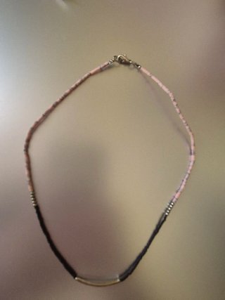 Conjunto de bisutería: collar, anillo y pendientes