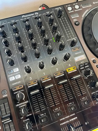 Pioneer DDJ-1000 + UDG Case