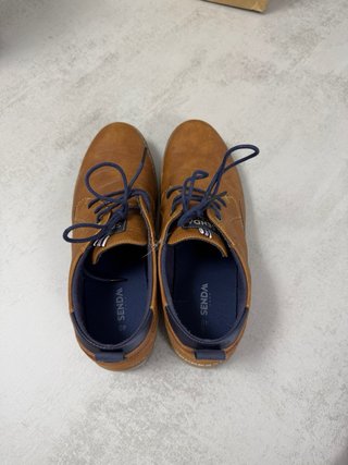 Zapatillas de vestir marrones