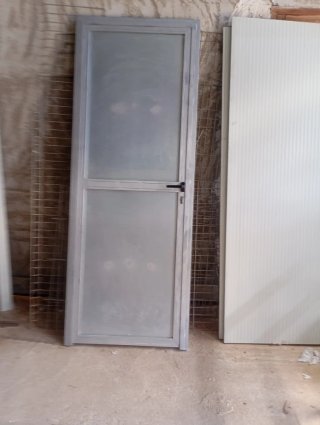 Puerta metálica galvanizada