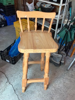 Sgabello alto in legno