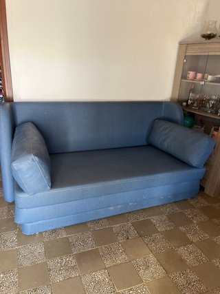 Sofá Cama Azul 2 Plazas con 4 cojines
