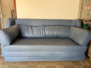 Sofá Cama Azul 2 Plazas con 4 cojines