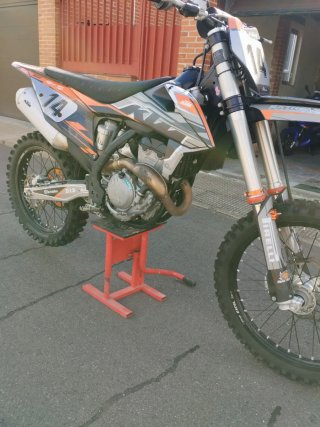 KTM 350 SXF con solo 44 horas!