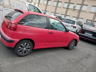 SEAT Ibiza 2000 ( precio negociable )