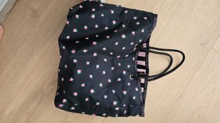 Bolsa Victoria's Secret Negra Estampada Flores Ros