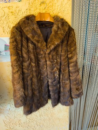 Chaquetón de piel marrón