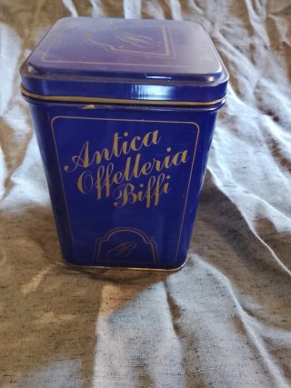 Scatola Biffi in latta antica