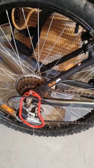 Bicicleta Rockrider 24 con telaio in alluminio