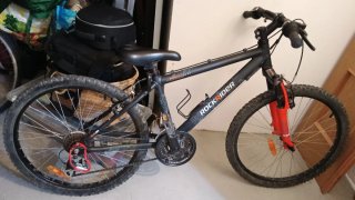 Bicicleta Rockrider 24 con telaio in alluminio