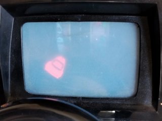 Consola de videojuegos antigua de coche