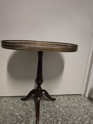 Mesa riñón antigua
