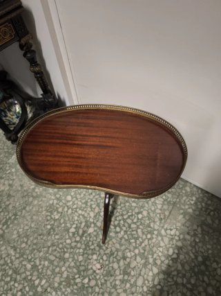 Mesa riñón antigua