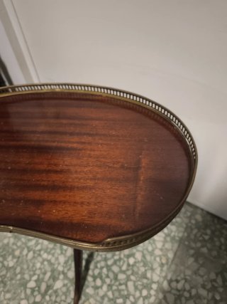 Mesa riñón antigua