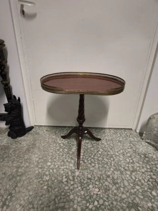 Mesa riñón antigua