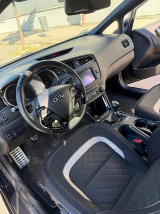 KIA Ceed 2015 1.6 CRDi VGT 136CV GT Line
