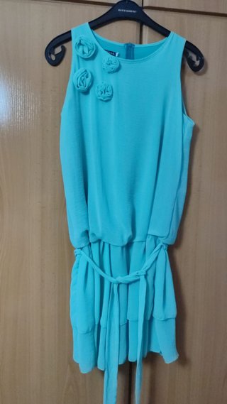 Vestido fiesta corto con flores talla M