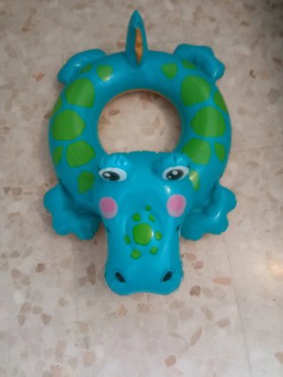 Flotador infantil cocodrilo azul